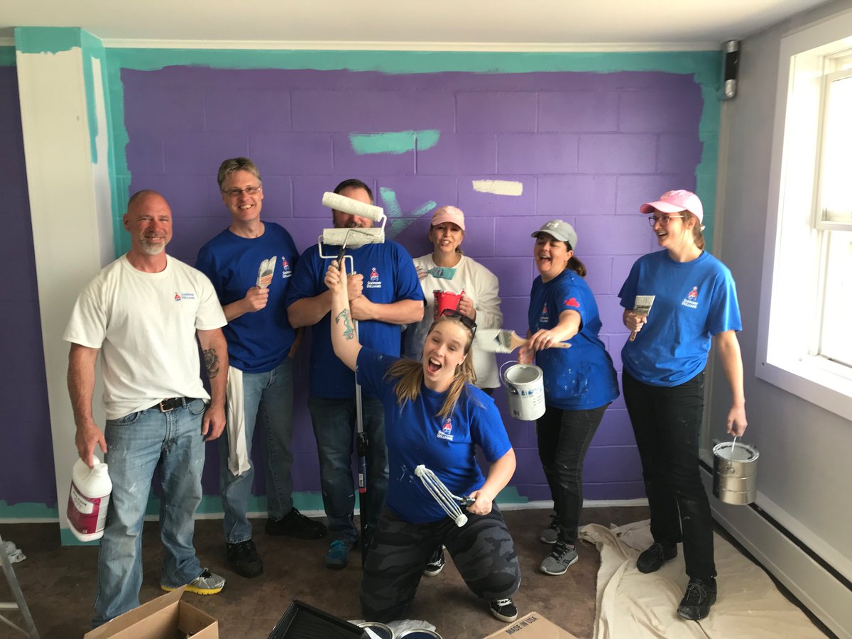 Colour Colour Colour! Thanks to the team @SherwinWilliams for making the Phoenix Youth and Community Center in #MulgravePark POP! #freshcoat #youthmat