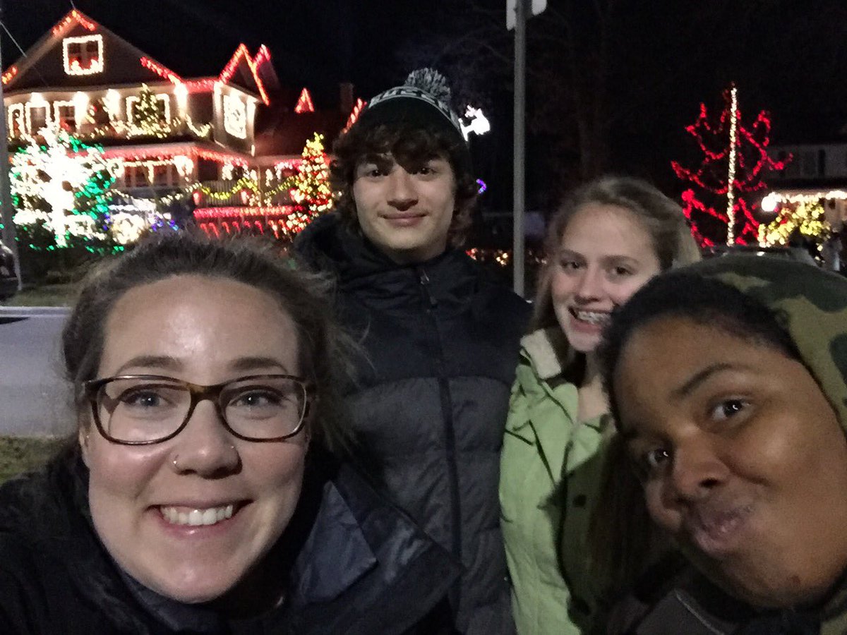 We had so much fun checking out the bright lights around the city this weekend as part of our evening programming! #youthmatter #merryandbright https: