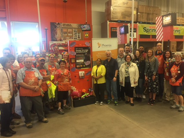 Open the door!
@HomeDepotCanada 's #orangedoorproject kicked off today at the Lacewood Dr. location. Purchase a "door" for $2 to support the fight aga