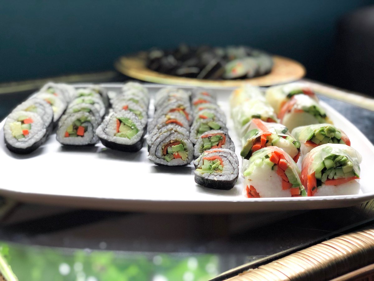 Staff and youth at Phoenix House were "on a roll"     
 (yar! yar!) when they made this vegan sushi! #youthmatter https://t.co/oYbPo9Jr4y