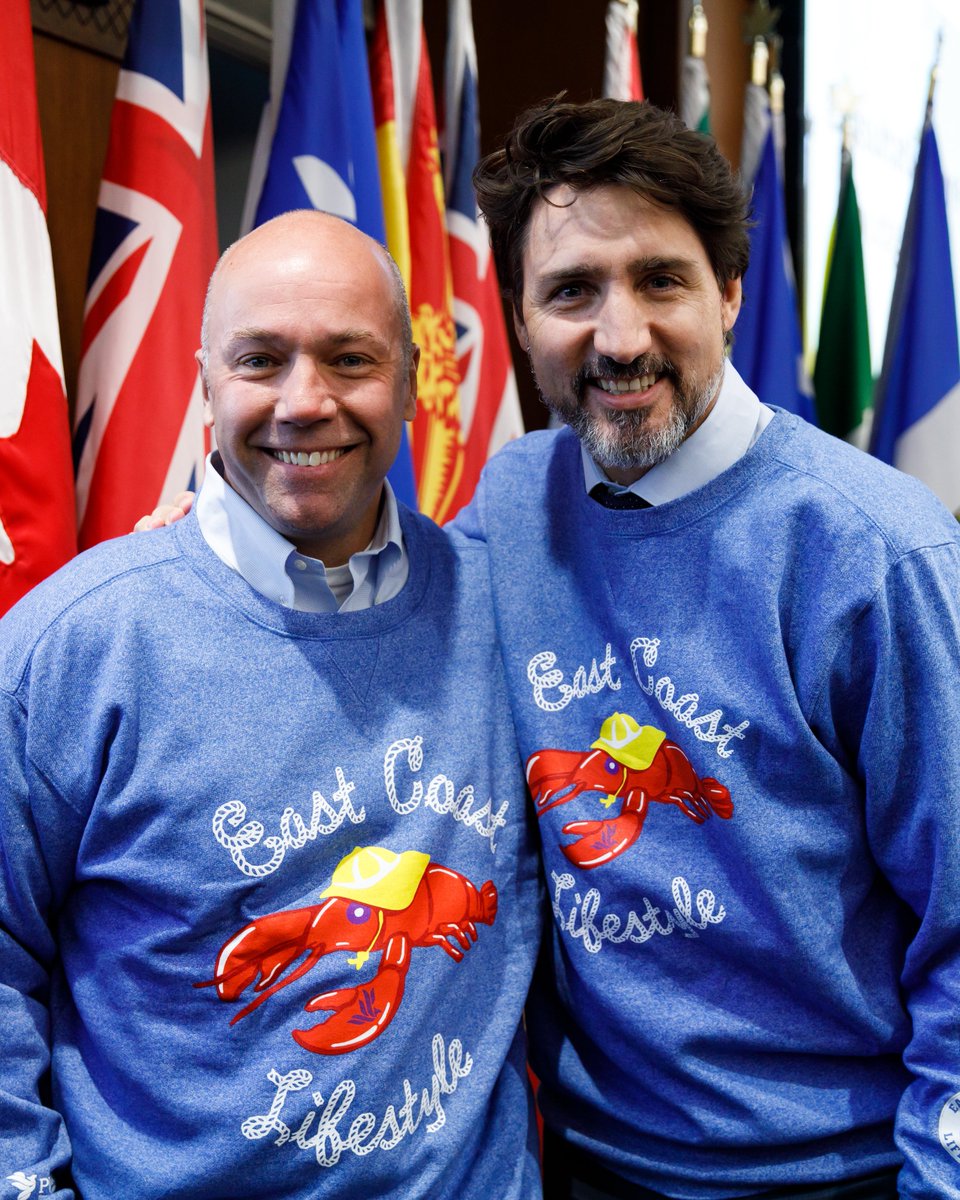 .@AndyFillmoreHFX &amp; .@JustinTrudeau in a Phoenix original! Phoenix youth, Destinie, created this fun &amp; impactful @EASTCOASTLIFEST apparel &amp